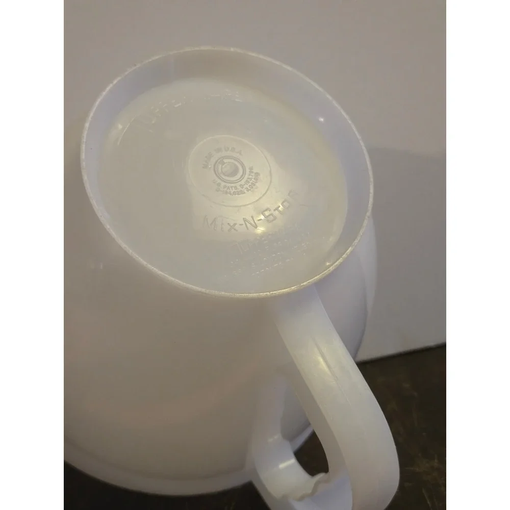 Vintage Tupperware Mix-N-Stor 8 Cup Measuring Pitcher Mixing Bowl 2 Qt White Red